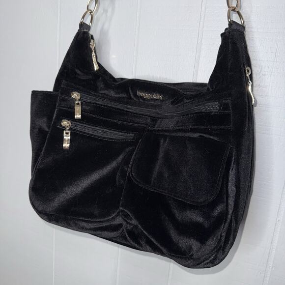 Baggallini Modern Everywhere Bag In Black Velvet With Gold Hardware - Picture 2 of 11